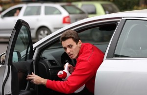 Mircea Badea reclamat la CNA de mama sa