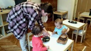 Educatia Montessori la copii minori